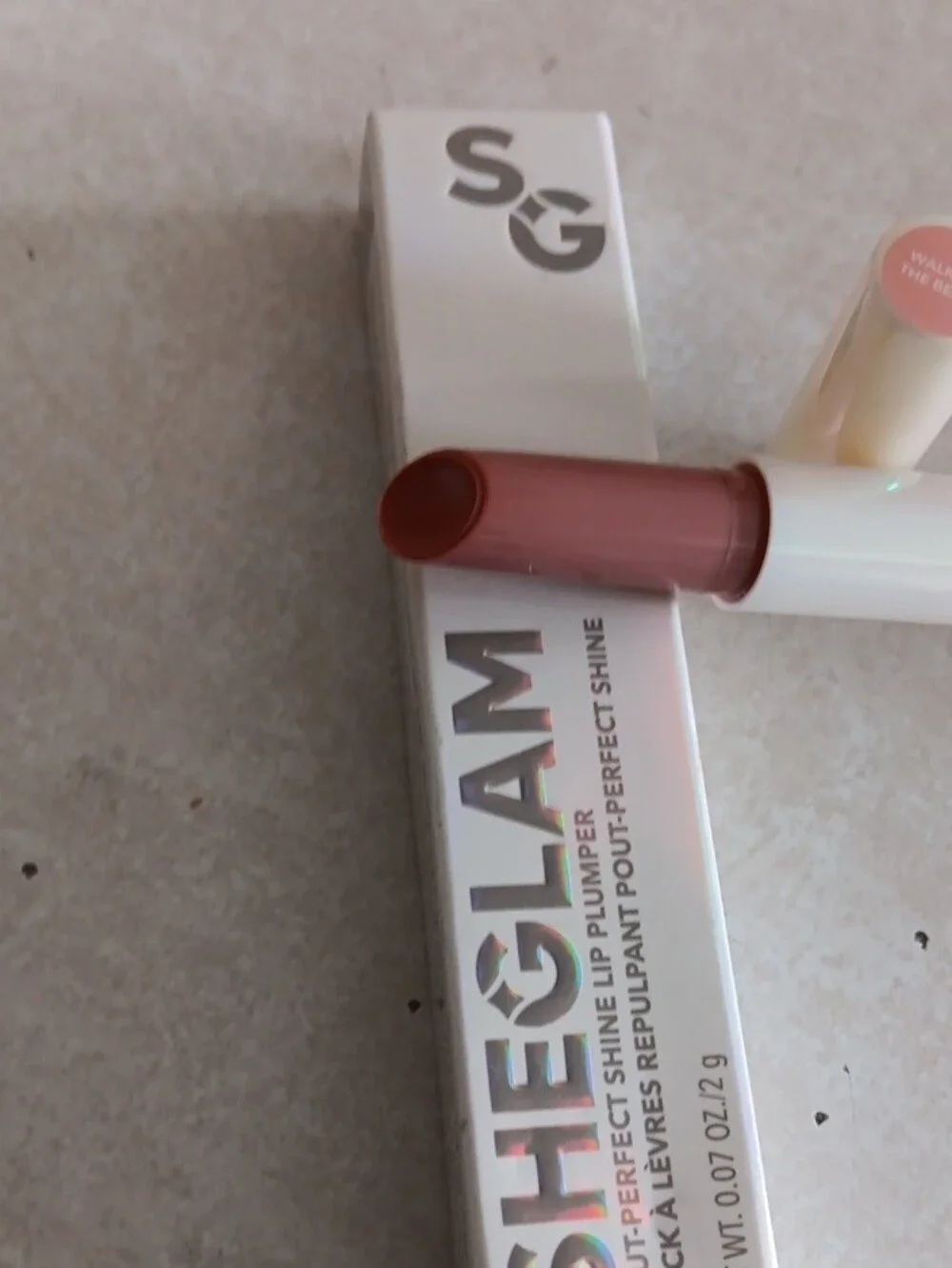 glam Sheglam Pout-Perfect Shine Lip Plumper - Walk On The Beach (Nude Pink)